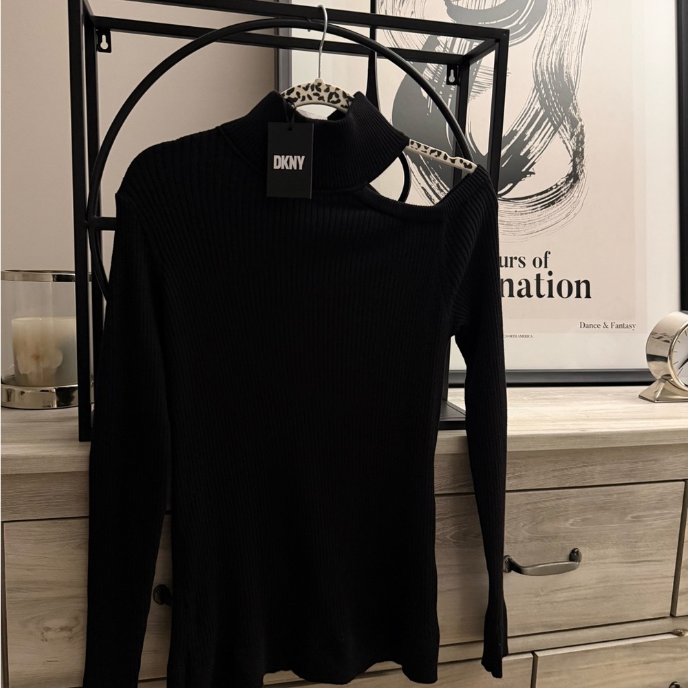 DKNY Elegant Black Turtleneck Sweater
